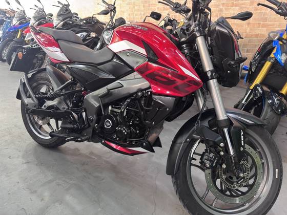 BAJAJ DOMINAR NS160 BAJAJ DOMINAR NS160